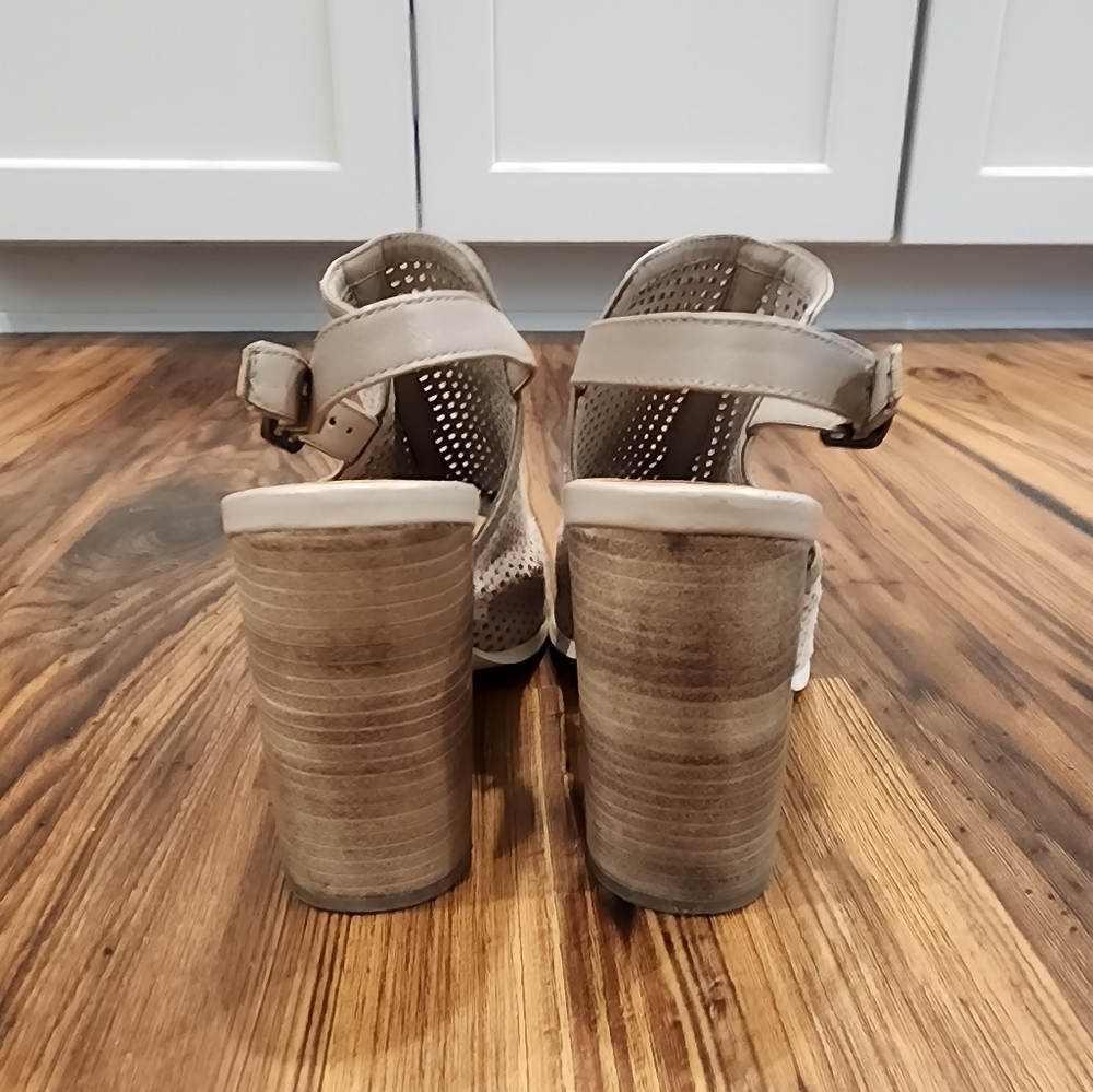 Kelsi Dagger Brooklyn Goya Peep-toe Slingback Sandal - Picture 3 of 11